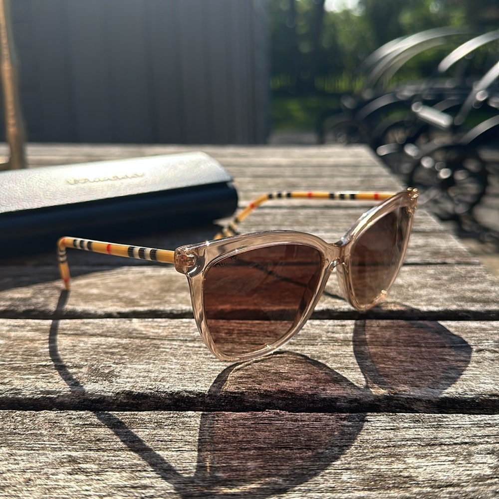 Authentic NWOT Burberry Cat Eye Sunglasses